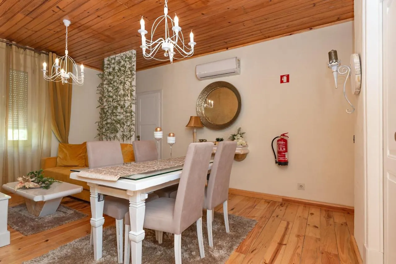 Villa Rio Guest House Suites Portimao 4*,