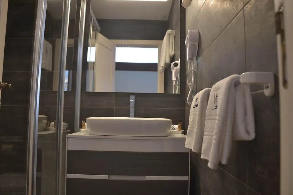 ****  Villa Rio Guest House Suites Portimao Portugal